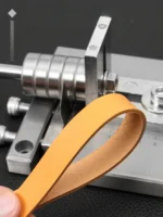 Máquina de corte de tiras de couro fixada na bancada